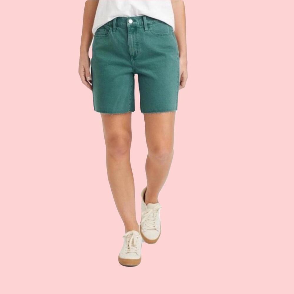 Womens teal vintage bermuda shorts.